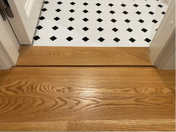 Customer asks: Is it possible to make an interior door without a threshold or with a minimal threshold?